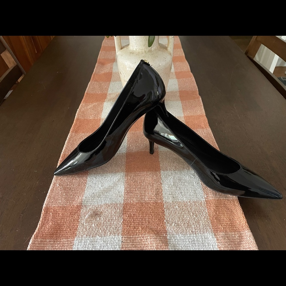 Size 8 Black Michael Kors kitten heels